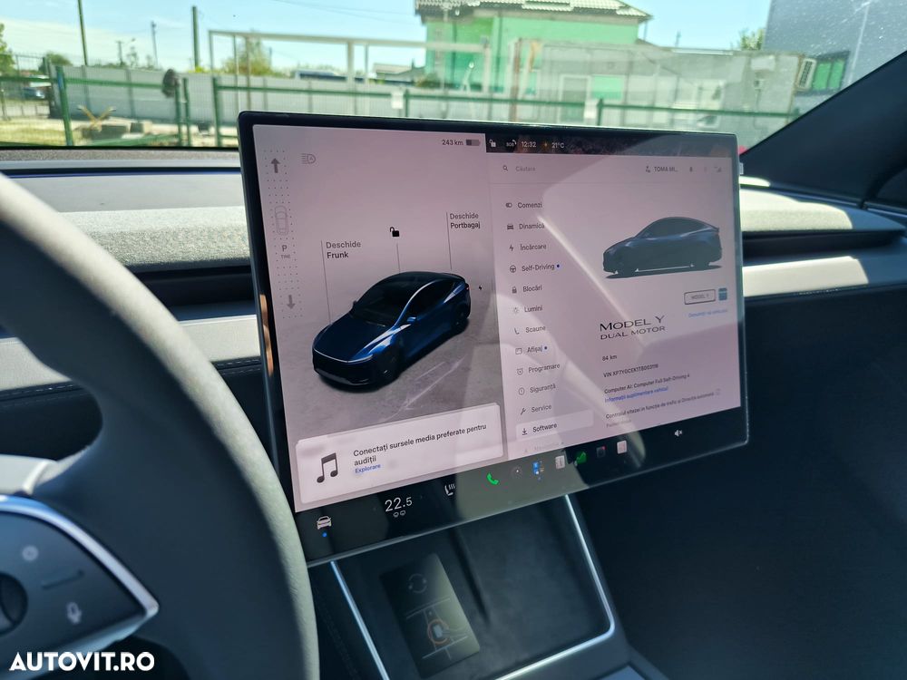 Tesla Model Y - 11