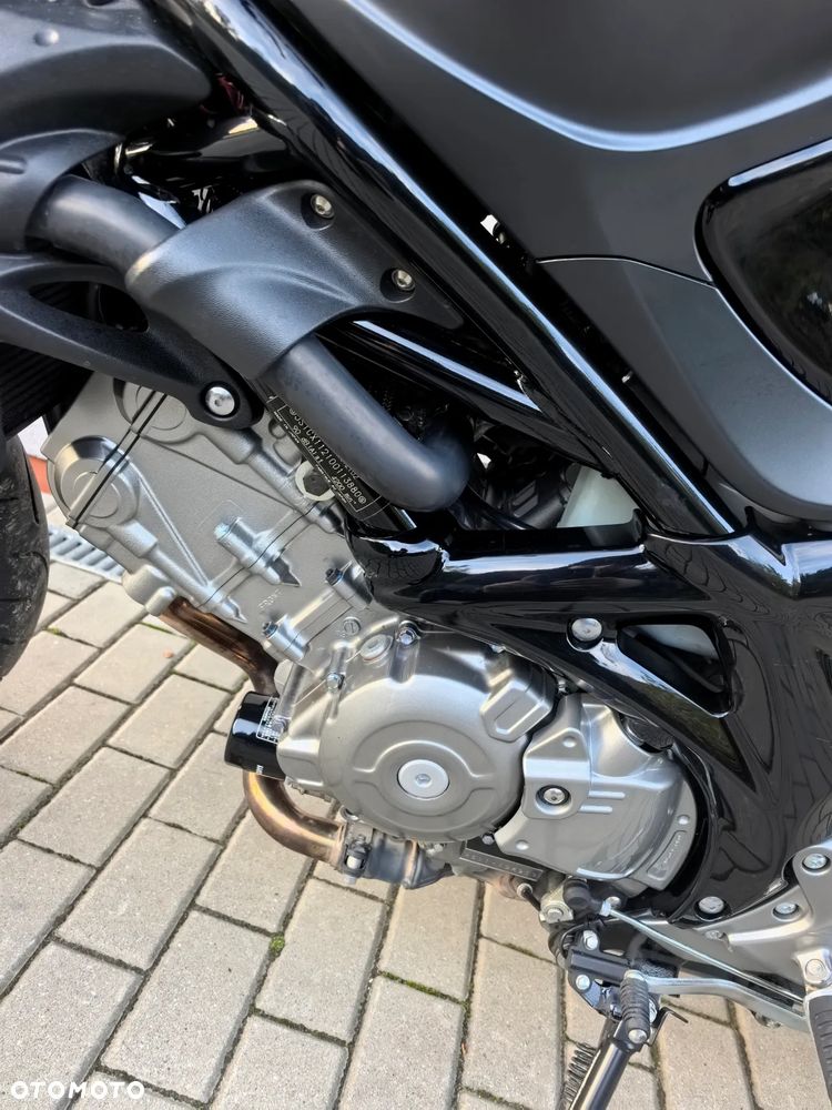 Suzuki Gladius - 7