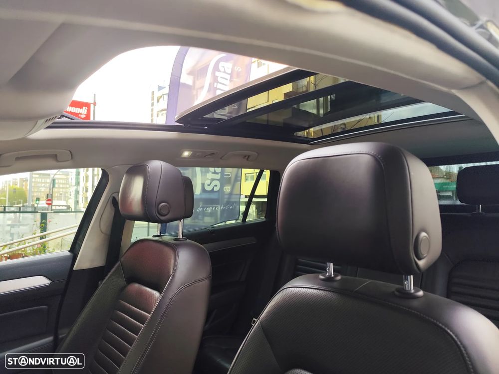 VW Passat Variant 2.0 TDI Highline DSG - 23