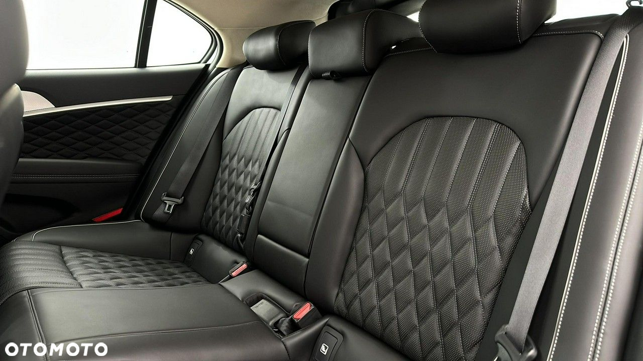 Genesis G70 - 28