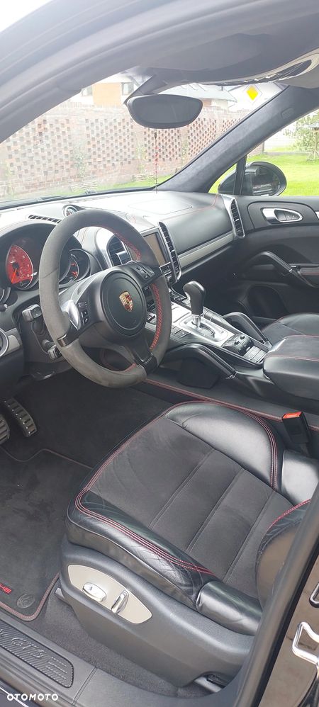 Porsche Cayenne - 16