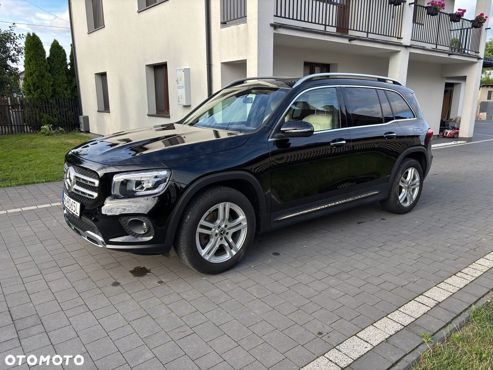Mercedes-Benz GLB 250 4Matic 8G-DCT - 3