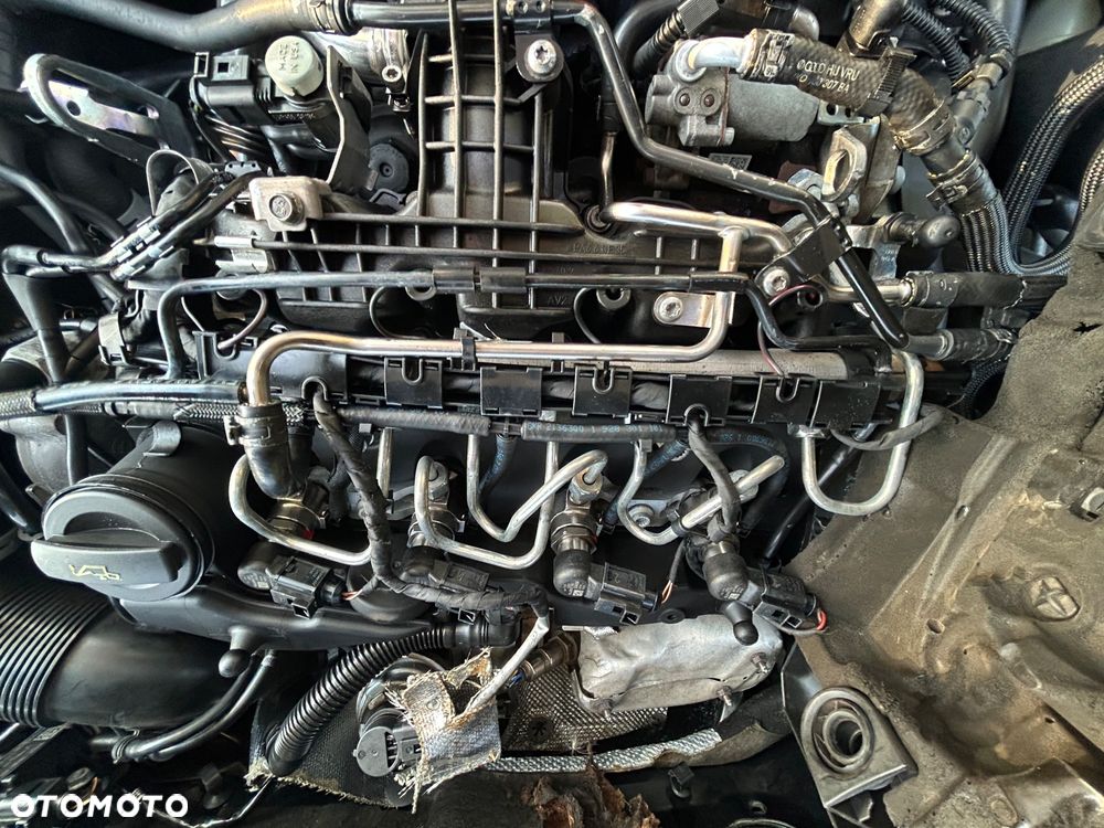 Volkswagen Golf 1.6 TDI DPF BlueMotion Technology Style - 18