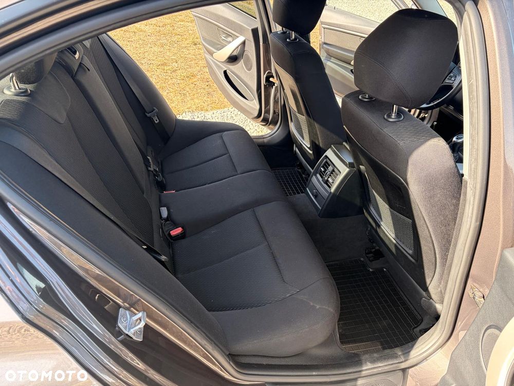 BMW Seria 3 316d - 9