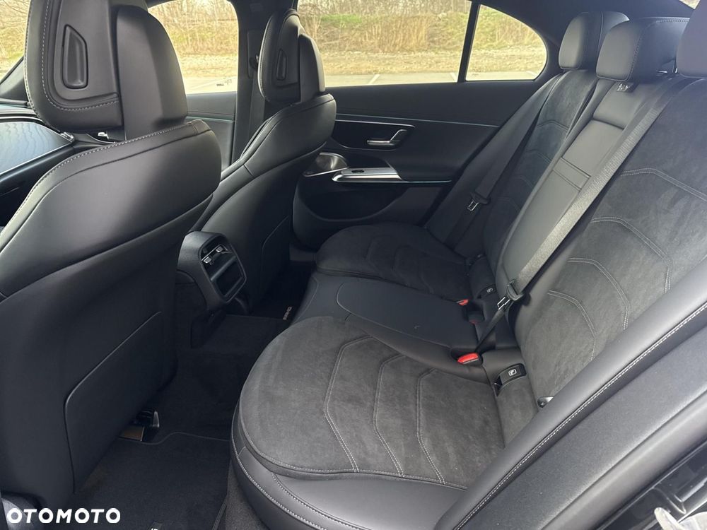 Mercedes-Benz Klasa E - 21