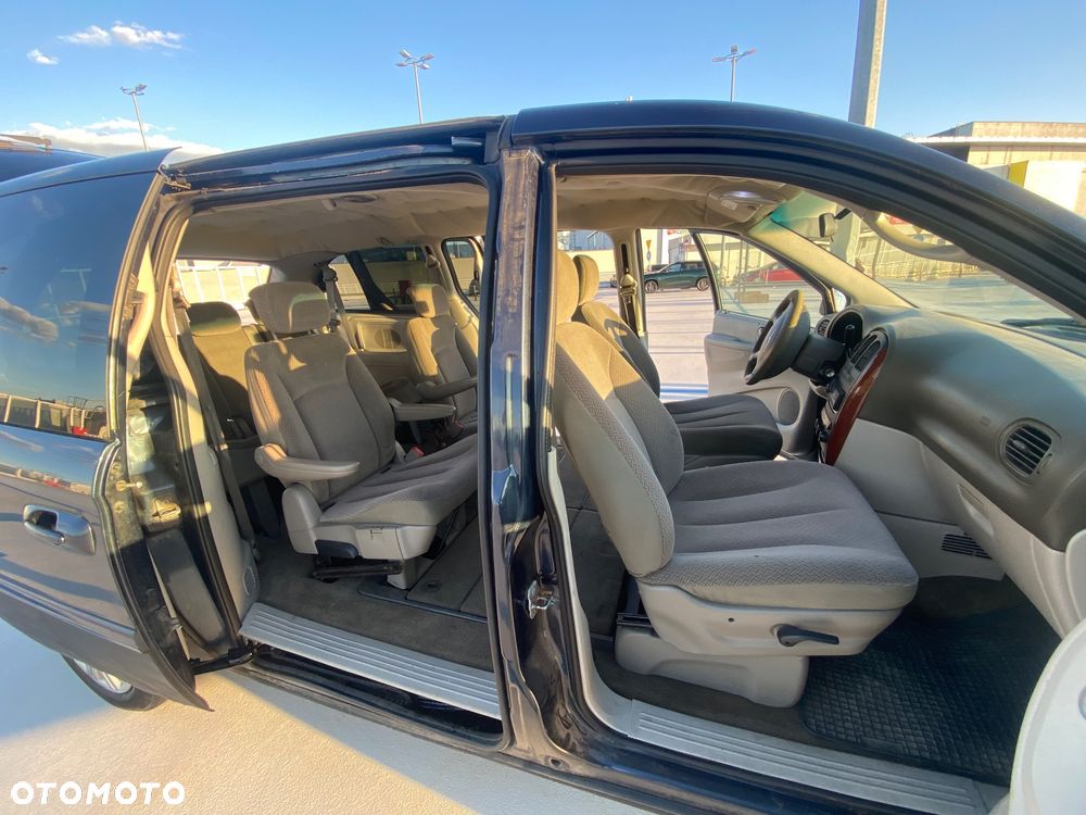 Chrysler Town & Country 3.3 LX - 13