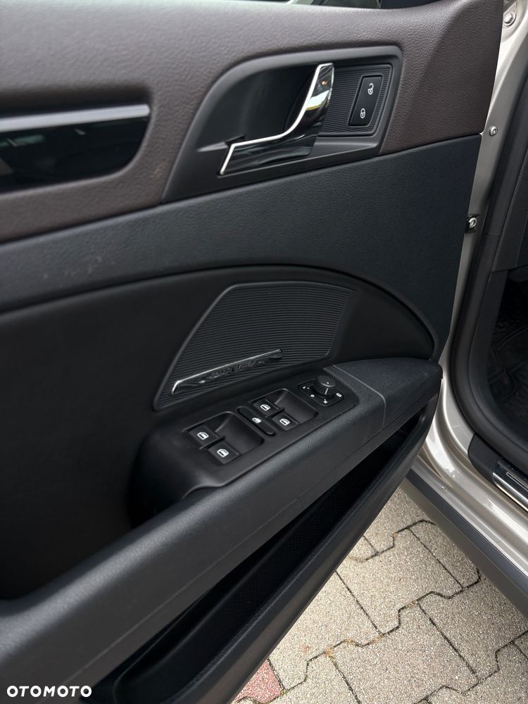 Skoda Superb 2.0 TDI L&K - 9