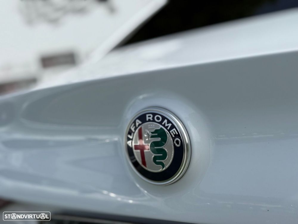 Alfa Romeo Giulia 2.2 D Super AT8 - 10