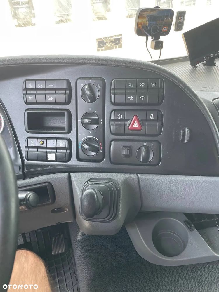 Mercedes-Benz Actros - 14