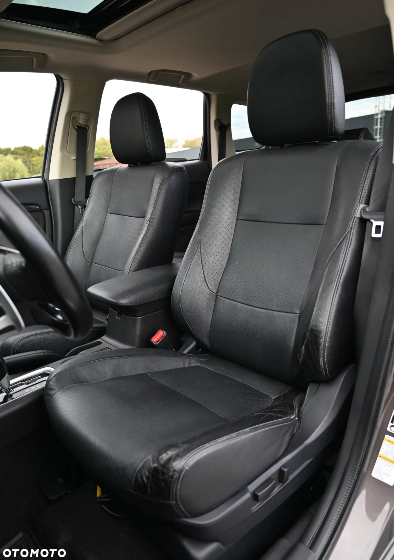 Mitsubishi Outlander - 23