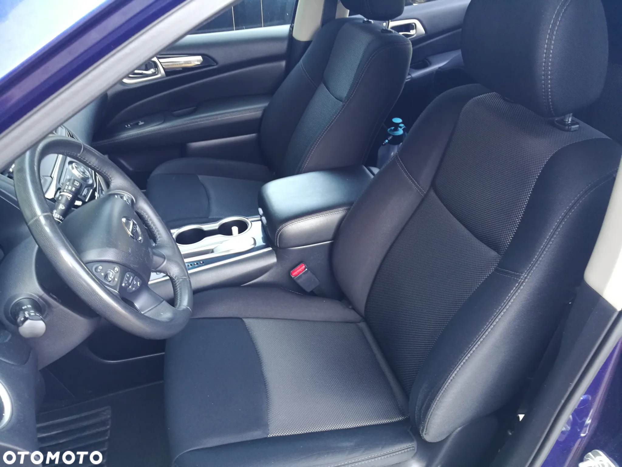 Nissan Pathfinder - 10