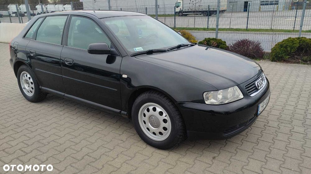 Audi A3 Sportback - 1