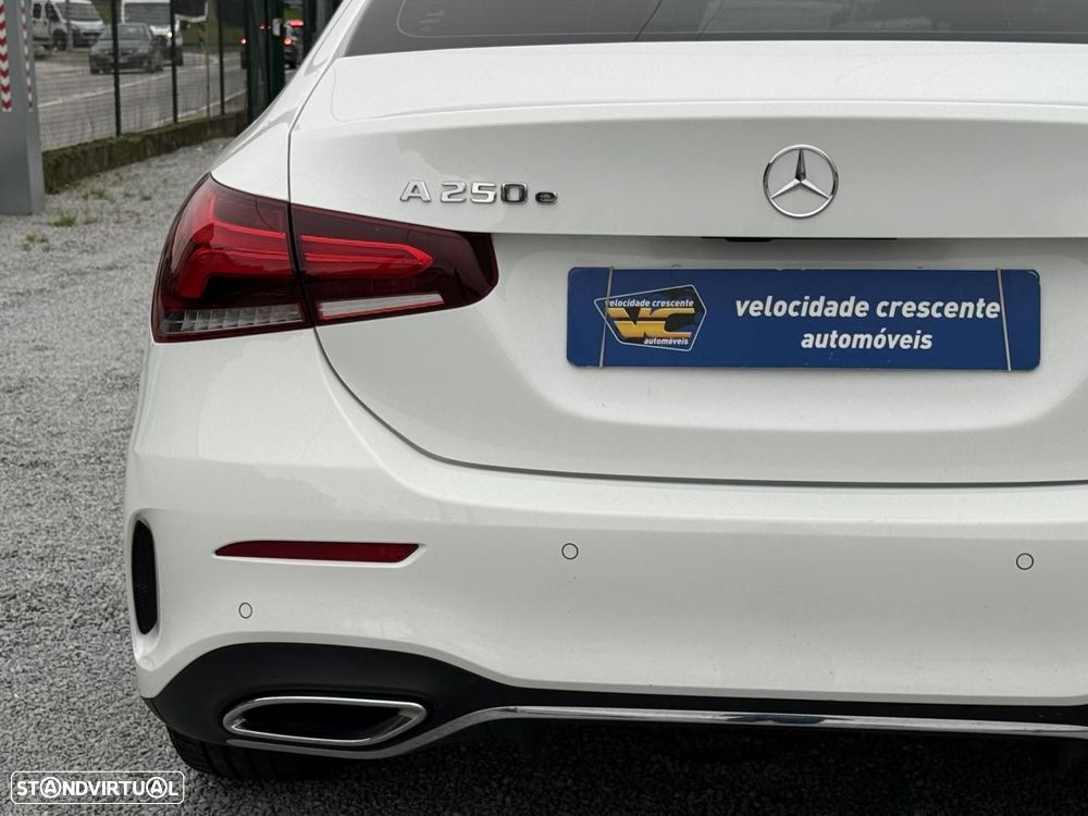 Mercedes-Benz A 250 Limousine e AMG Line - 15