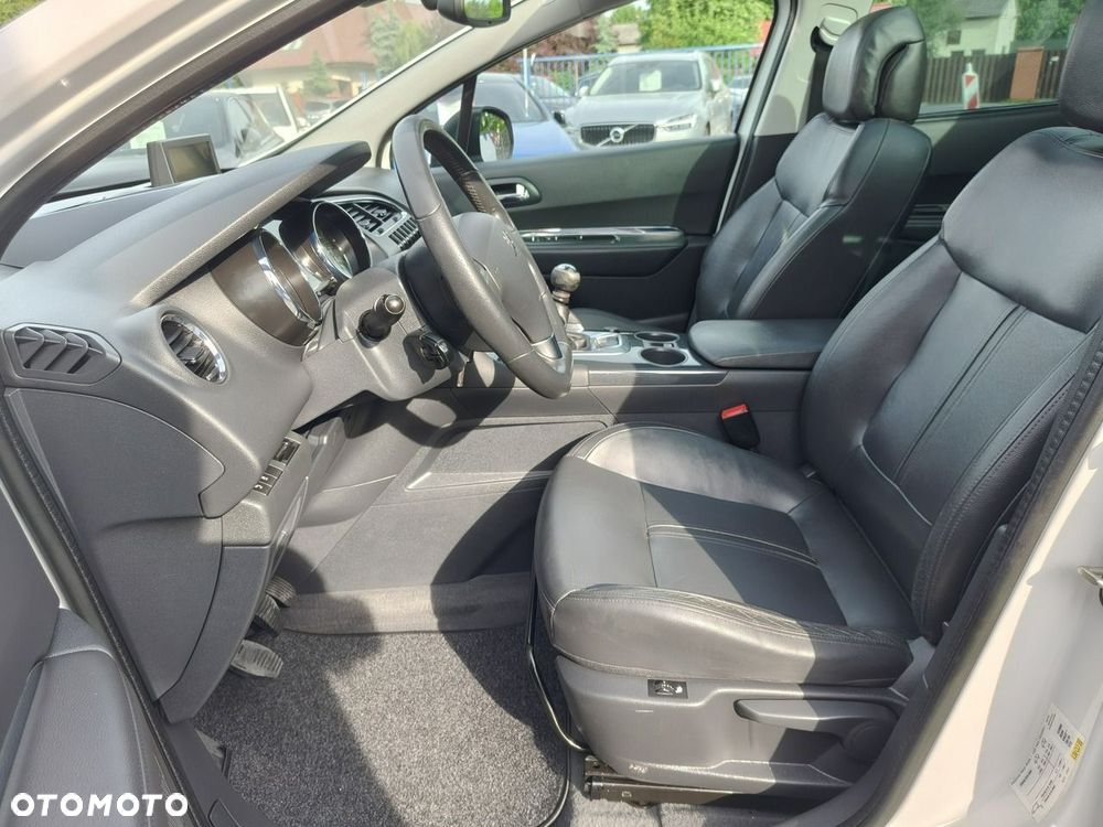 Peugeot 3008 HDi FAP 150 Family - 9