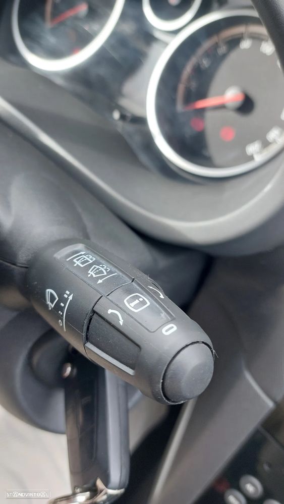 Opel Corsa 1.4 16V Edition - 2