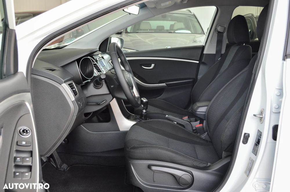 Hyundai i30 1.4 CRDi DPF 5DR Comfort - 13