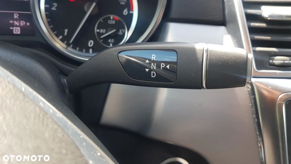 Mercedes-Benz ML 350 BlueTEC 4MATIC 7G-TRONIC - 25
