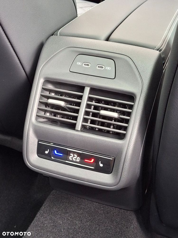Volkswagen Passat - 27