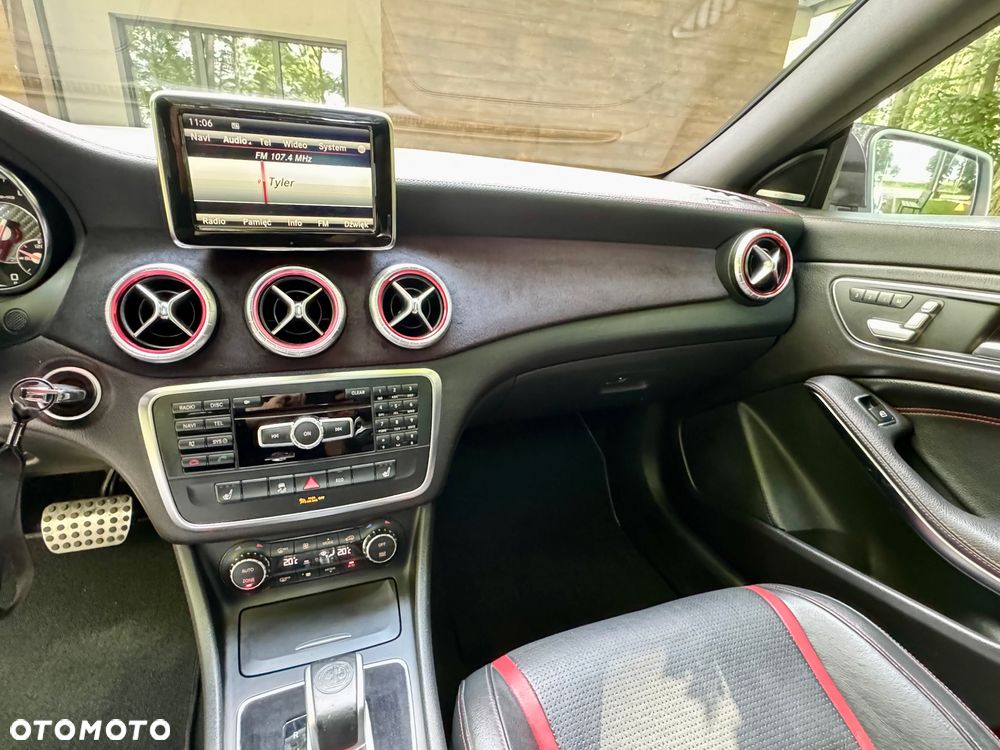 Mercedes-Benz CLA 45 AMG 4Matic 7G-DCT - 17