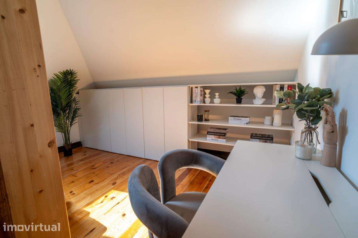 Quarto - localizado em Marquês de Pombal Lisbon - Grande imagem: 4/27