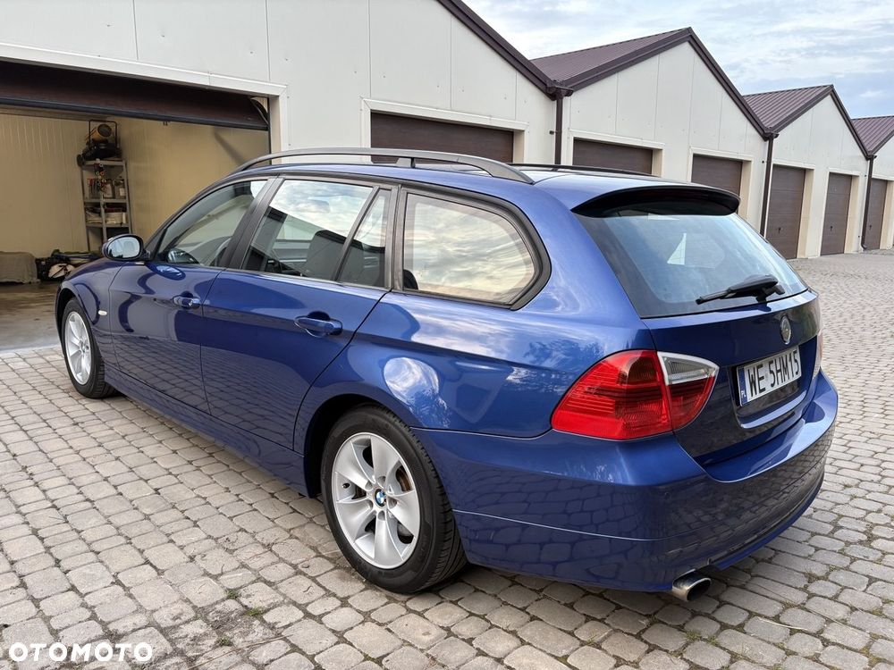BMW Seria 3 320i - 4
