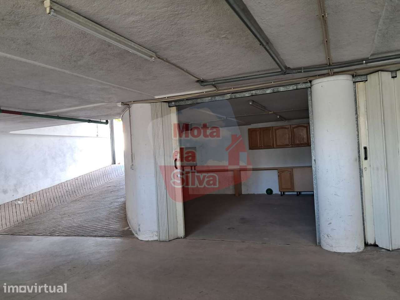 Excelente Garagem no Feijó, Almada - Grande imagem: 3/10