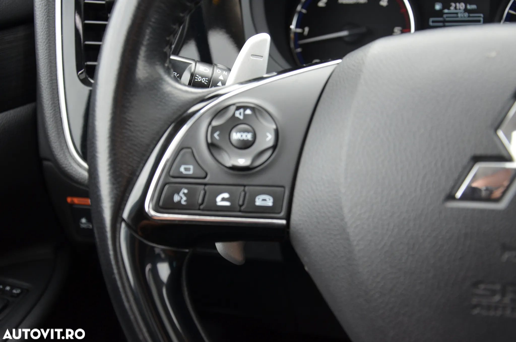 Mitsubishi Outlander 2.2 DI-D 4WD Automatik Diamant Edition+ - 36