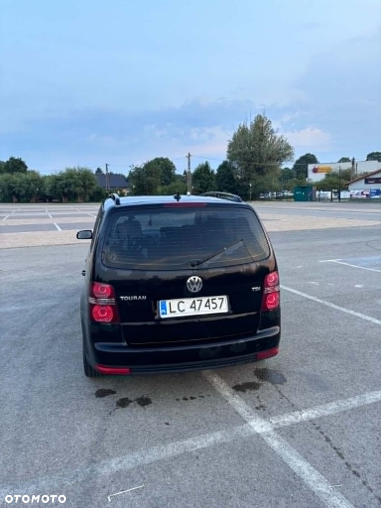 Volkswagen Touran 2008 photo 4
