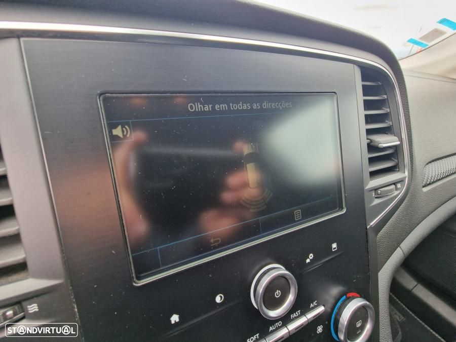 Renault Mégane 1.5 Blue dCi Limited - 9