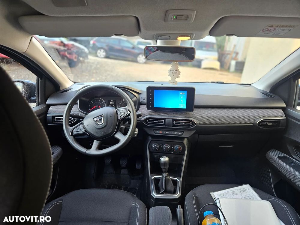 Dacia Logan TCe 90 Essential - 5