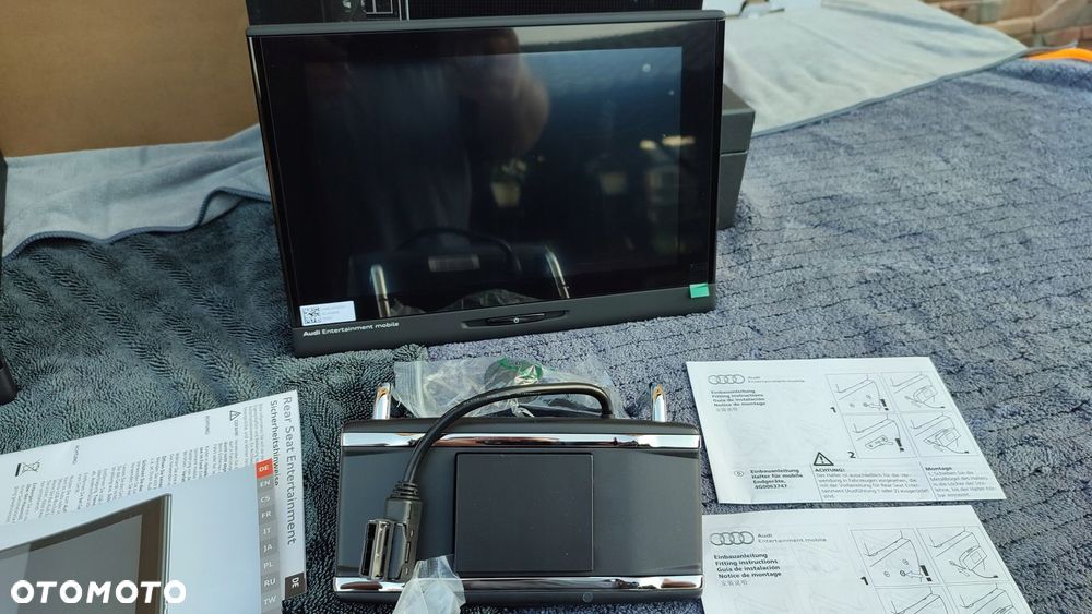 Monitory AUDI ENTERTAIMENT MOBILE RSE 3 4M0051700F - 3