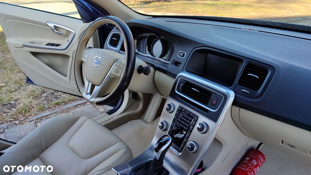 Volvo S60 D4 Drive-E Momentum - 33