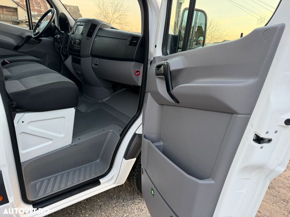 Volkswagen Crafter - 13