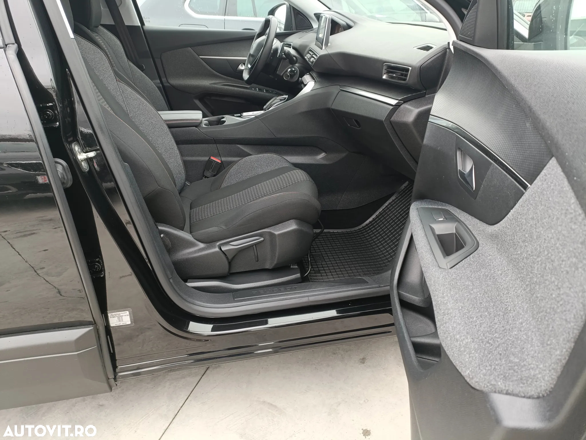 Peugeot 3008 BlueHDi 130 Stop & Start EAT8 Active Business-Paket - 6
