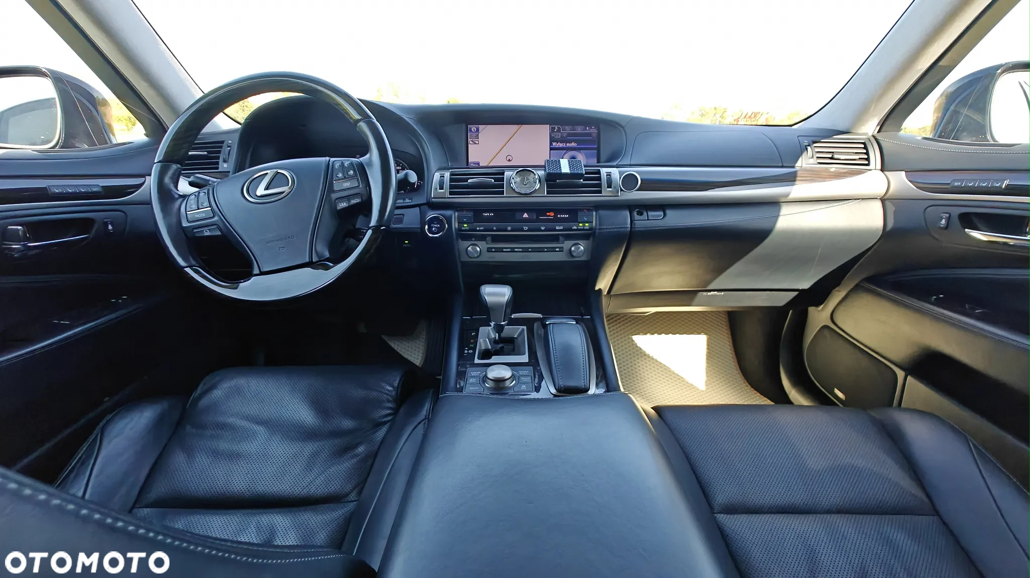 Lexus LS - 17