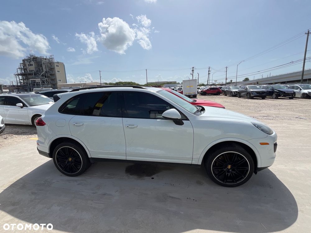 Porsche Cayenne - 9