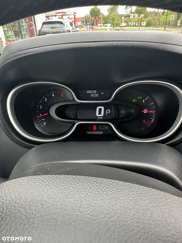 Renault Trafic Grand 2.0 dCi EDC - 10