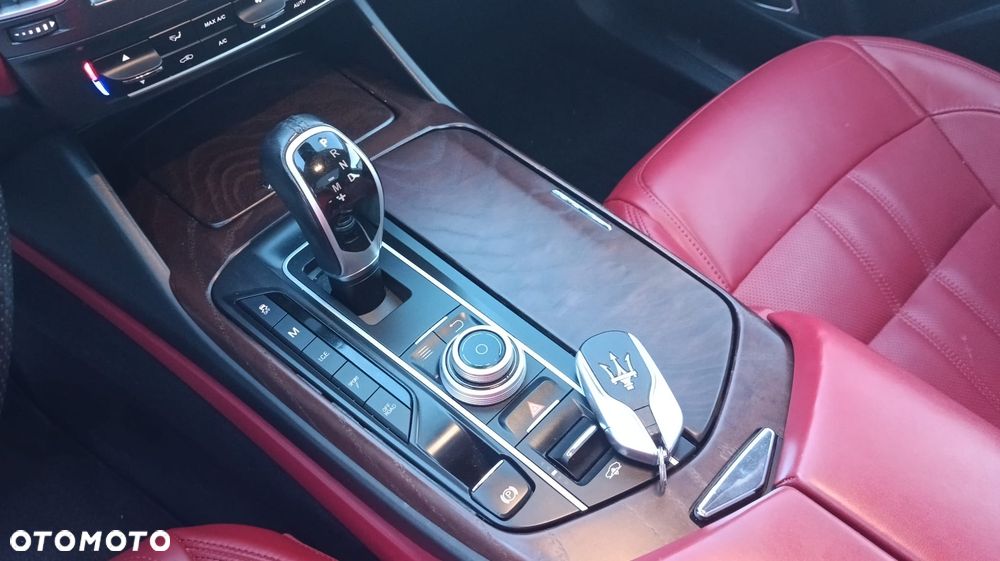 Maserati Levante - 14