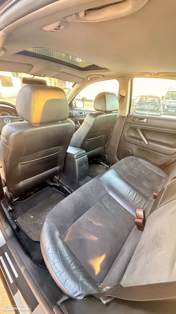 VW Passat 1.9 TDi Highline - 4