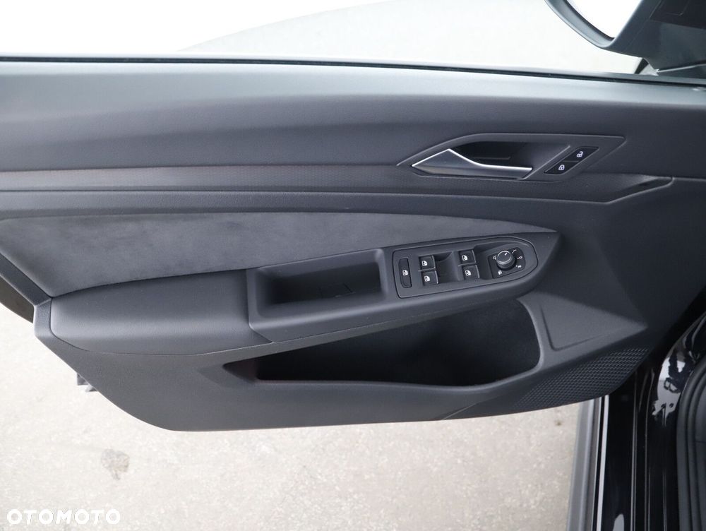 Volkswagen Golf - 13