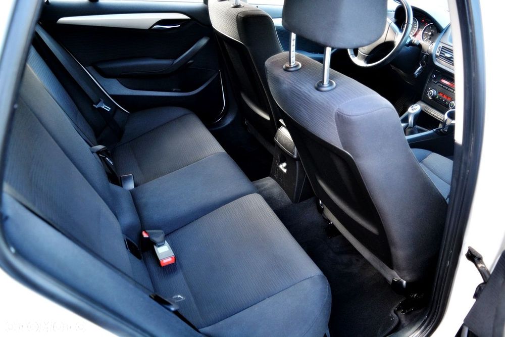 BMW X1 sDrive18d xLine - 9