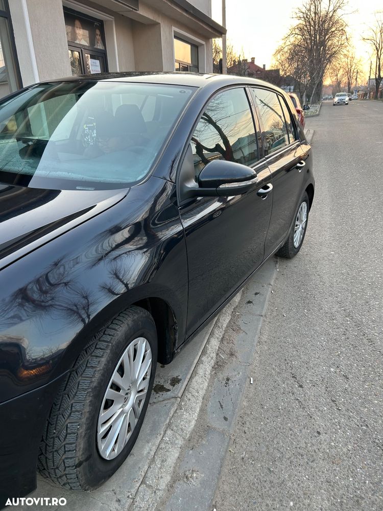 Volkswagen Golf - 6