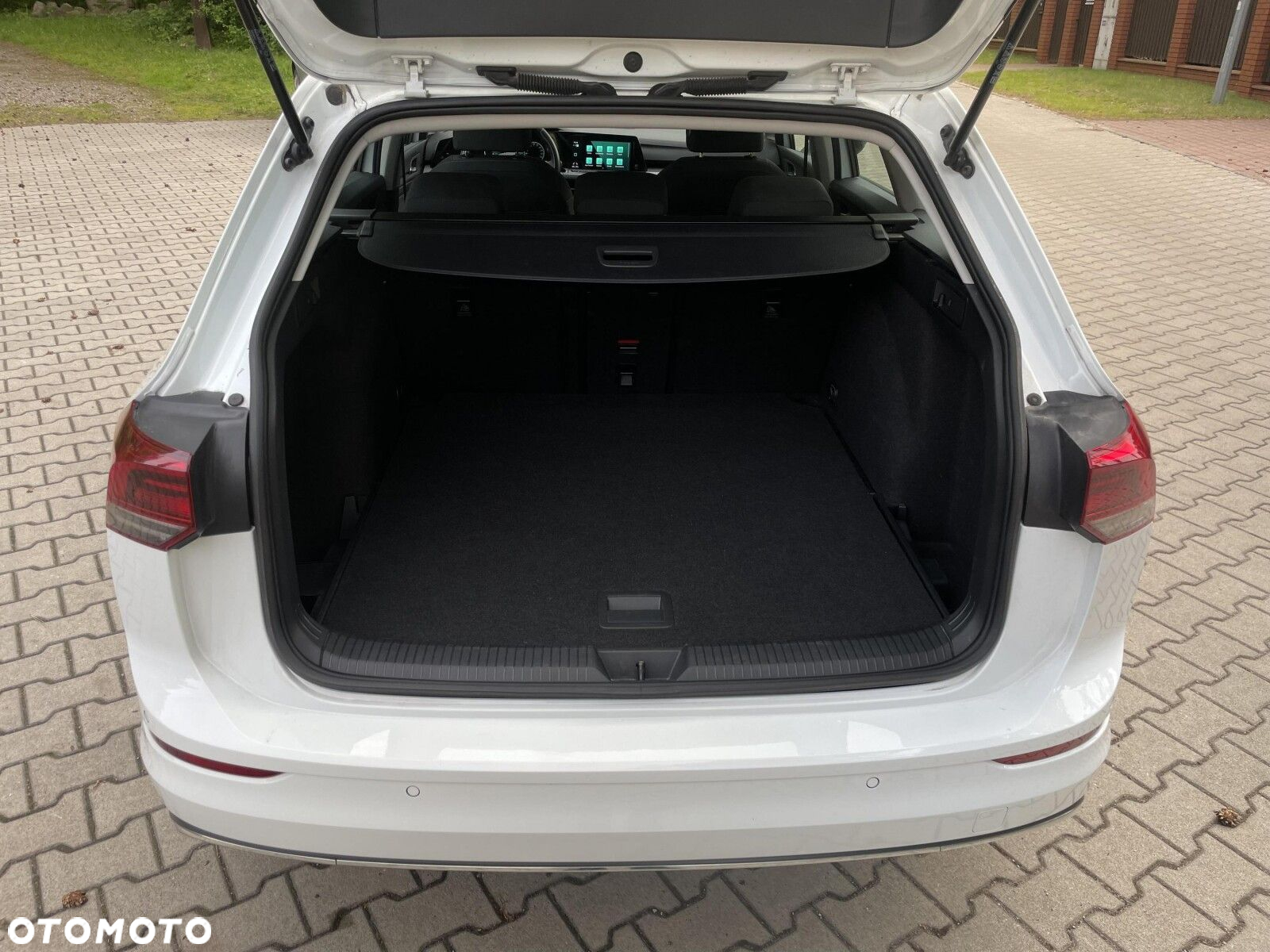 Volkswagen Golf VIII 2.0 TDI Style DSG - 20