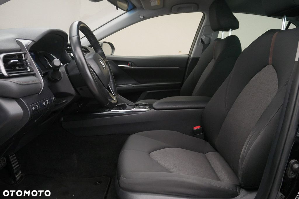 Toyota Camry - 12