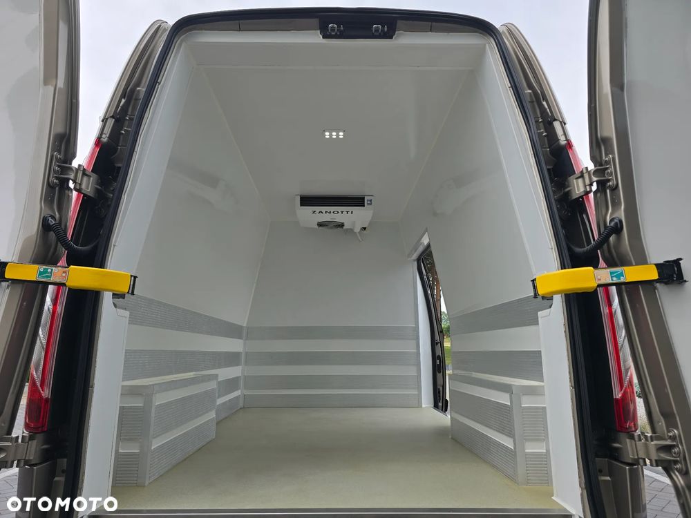 Ford TRANSIT CUSTOM CHŁODNIA +FUNKCJA GRZANIA + PODŁONCZENIE NA POSTOJU 230V  MODEL L2H2 340L-170 AUTOMAT 48 Tyś km SERWIS ASO FORD DO OSTATNIEGO Km SALON POLSKA BOGATA OPCJA WYPOSAŻENIA AUTOMAT KAMERA COFANIA + CZUJNIKI COFANIA LEDY METALIK ASYSTENTY KIEROWCY - 17