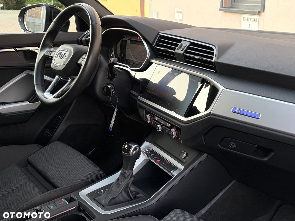 Audi Q3 Sportback 45 TFSIe S tronic S line - 8
