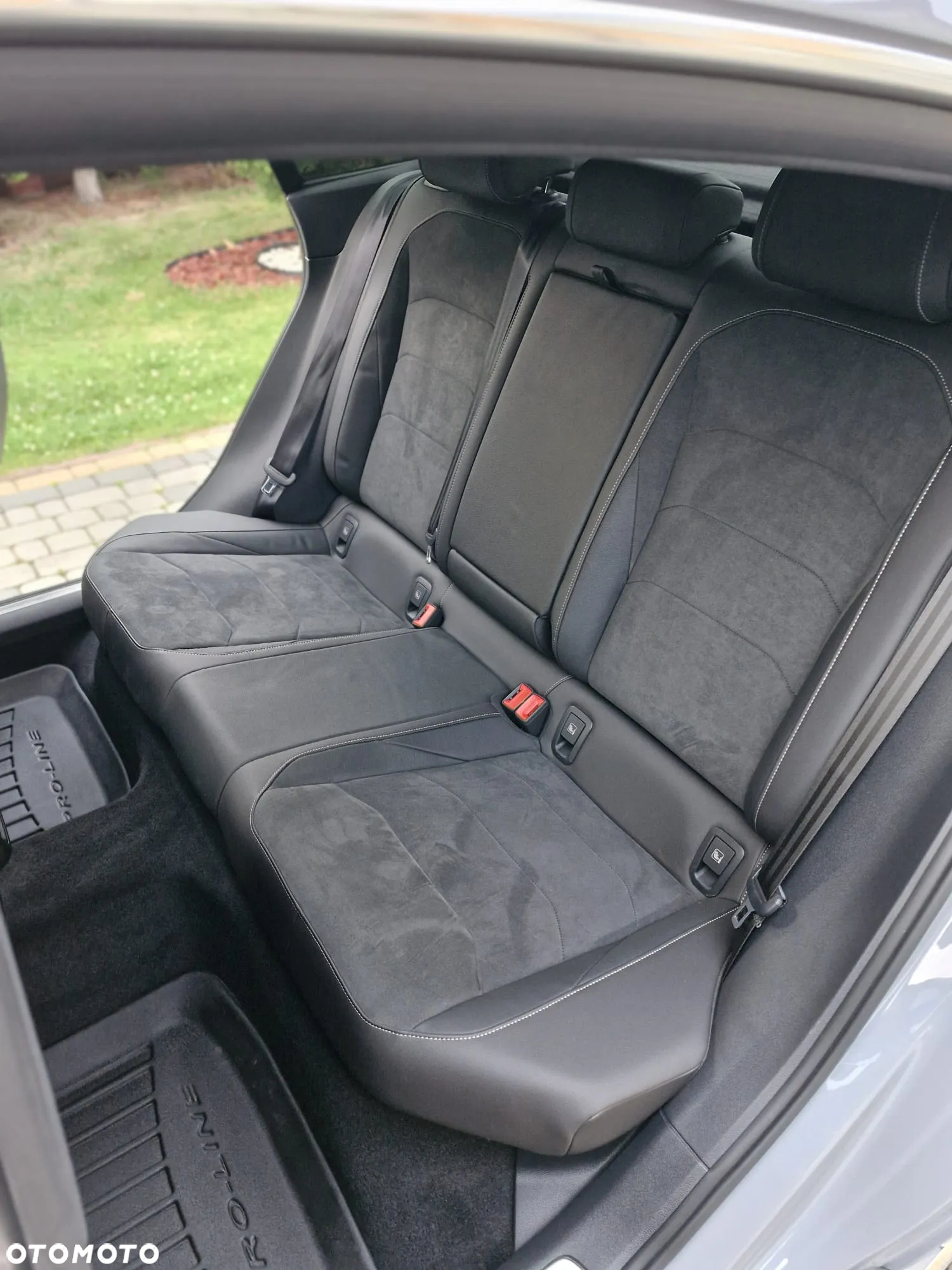 Volkswagen Arteon 2.0 TSI R-Line DSG - 25