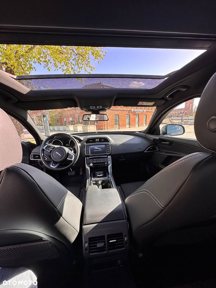 Jaguar XE 20d R-Sport - 8