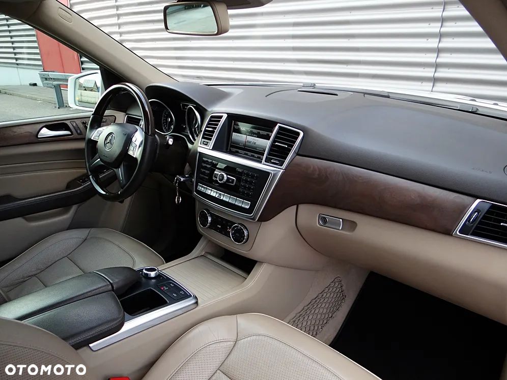 Mercedes-Benz ML 350 BlueTEC 4MATIC 7G-TRONIC - 25
