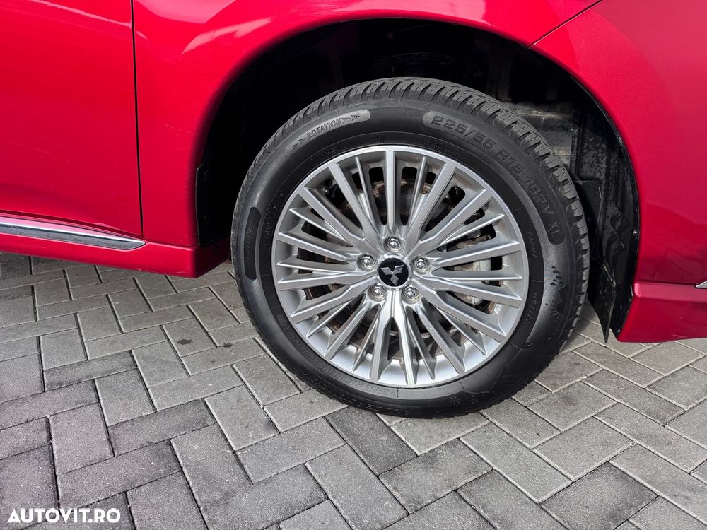 Mitsubishi Outlander - 6